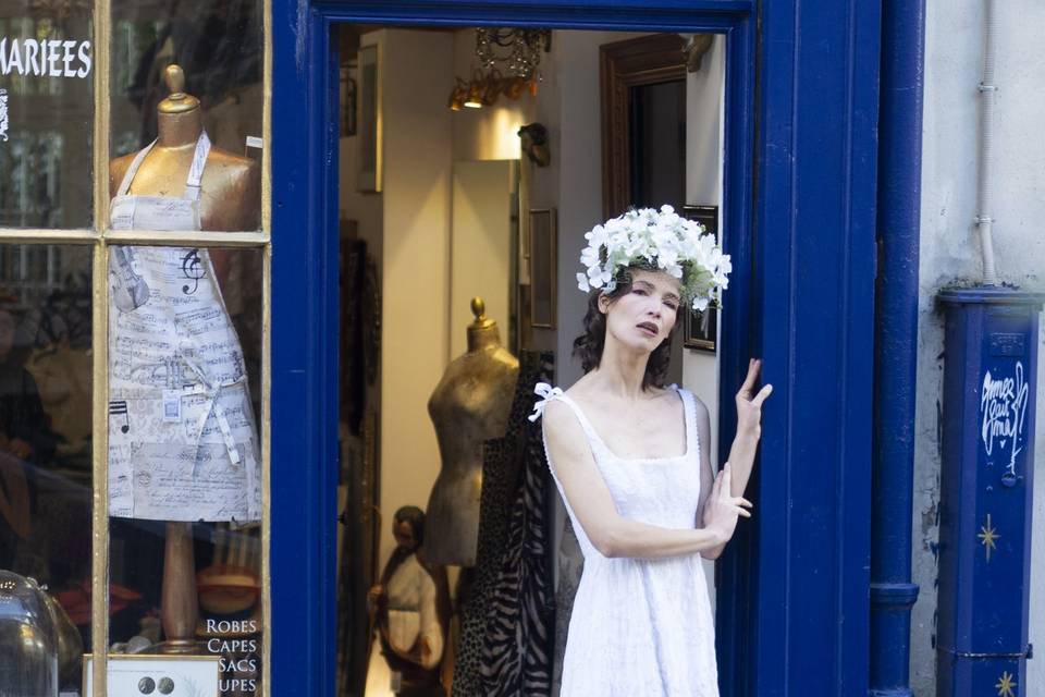 Une robe de mariée en dentelle