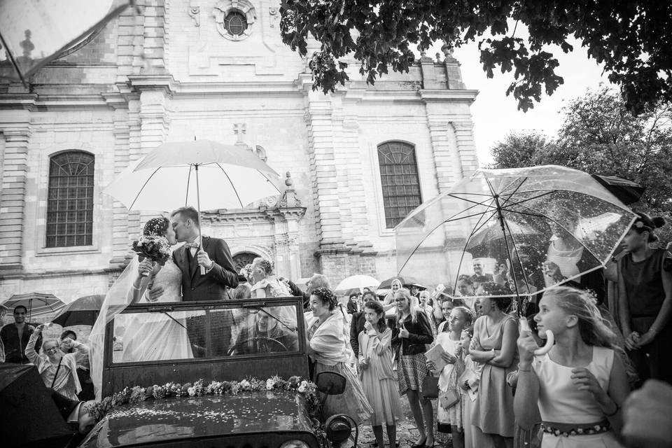 Sortie de ceremonie religieuse