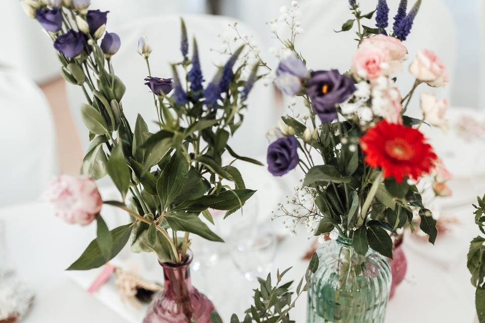 Vases dépareillés en location