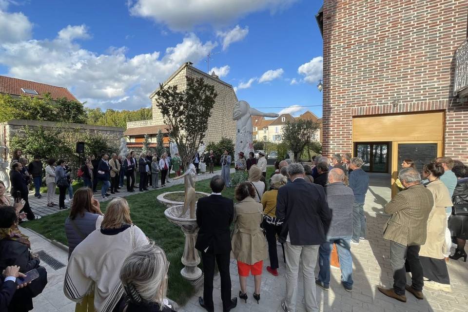 Plus de 150 personnes