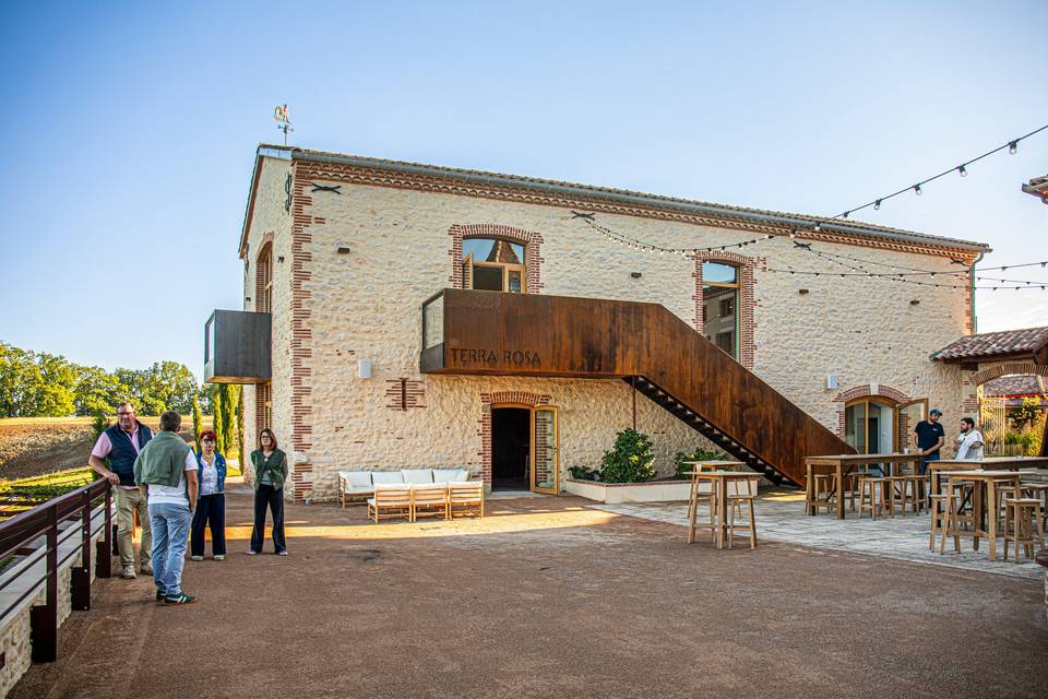 Vue terrasse et grange