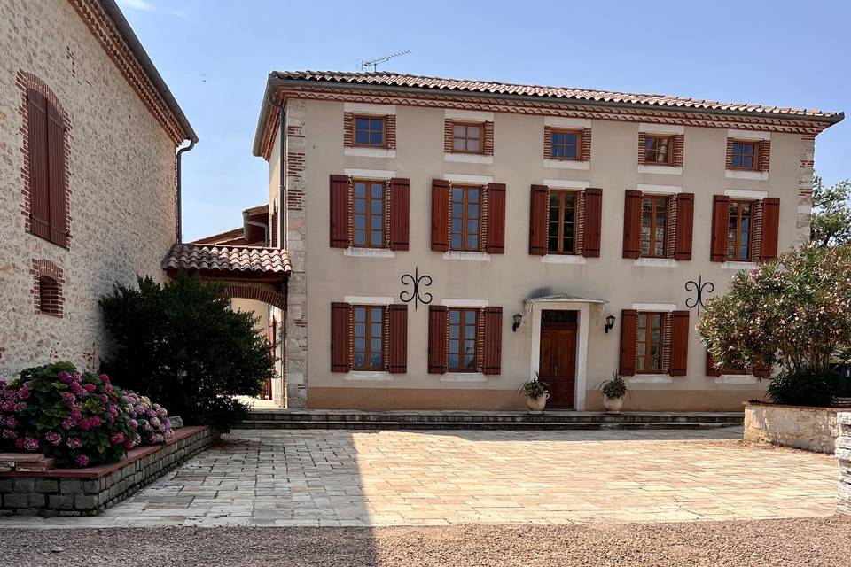 Maison de maitre et terrasse