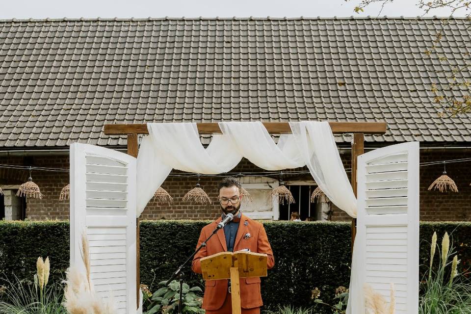 Officiant cérémonie Laïque