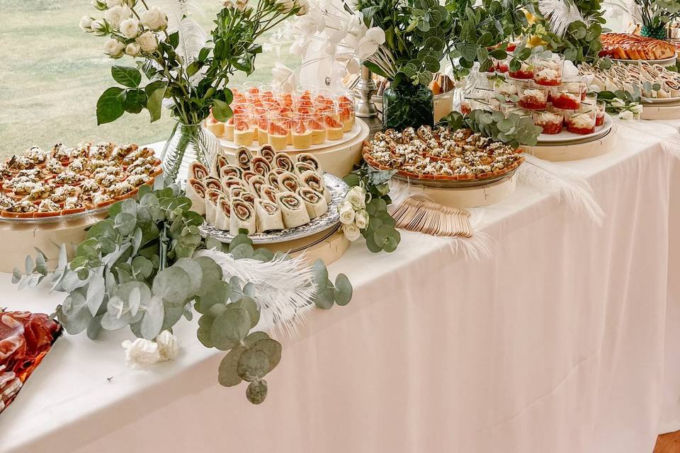 Buffet thème blanc et vert