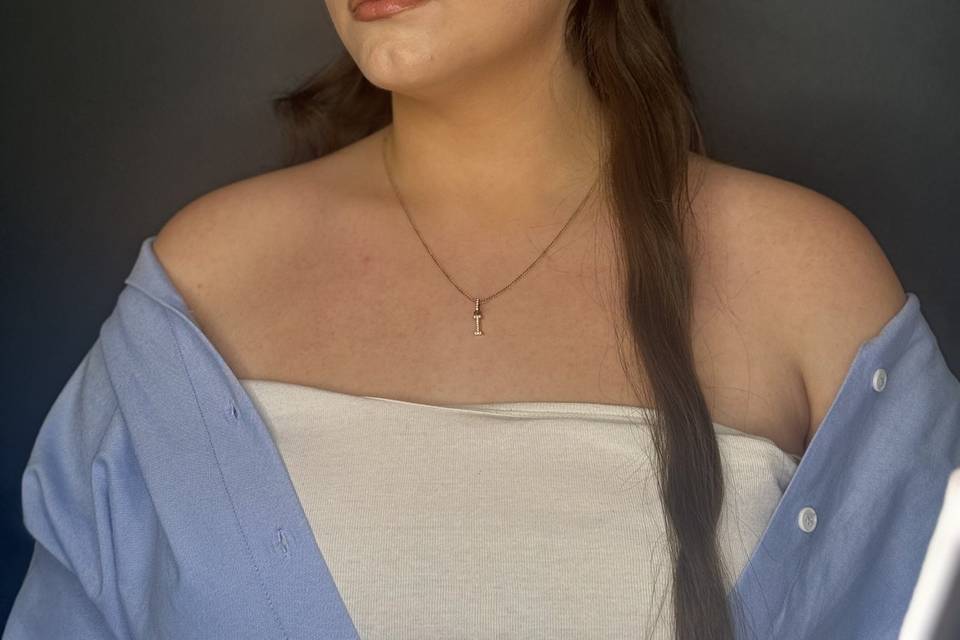MAKE UP
