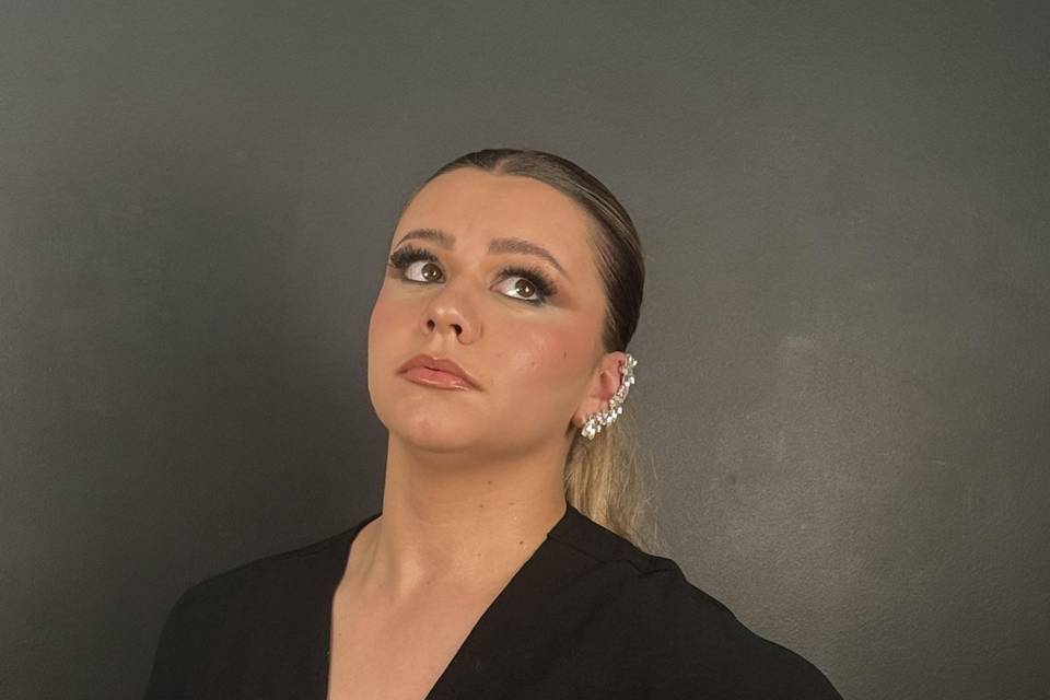 MAKE UP BEAUTY