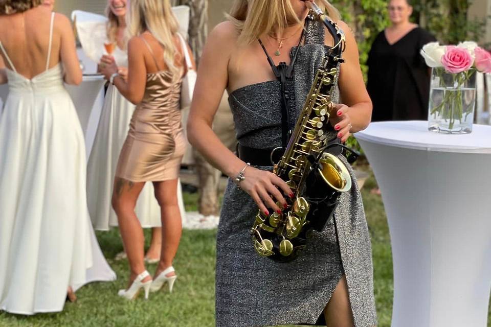 Elena Gautier - Sax and Voice