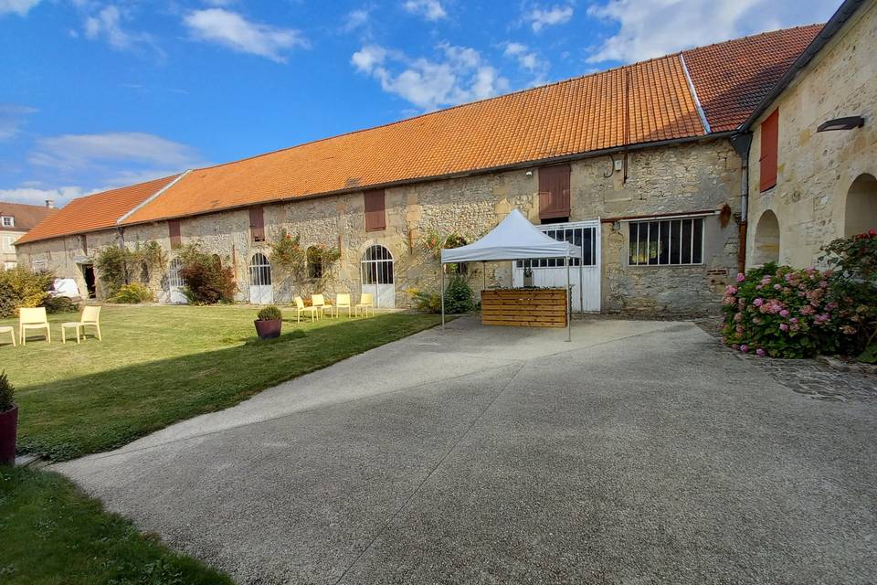 Terrasse et jardin fleuris