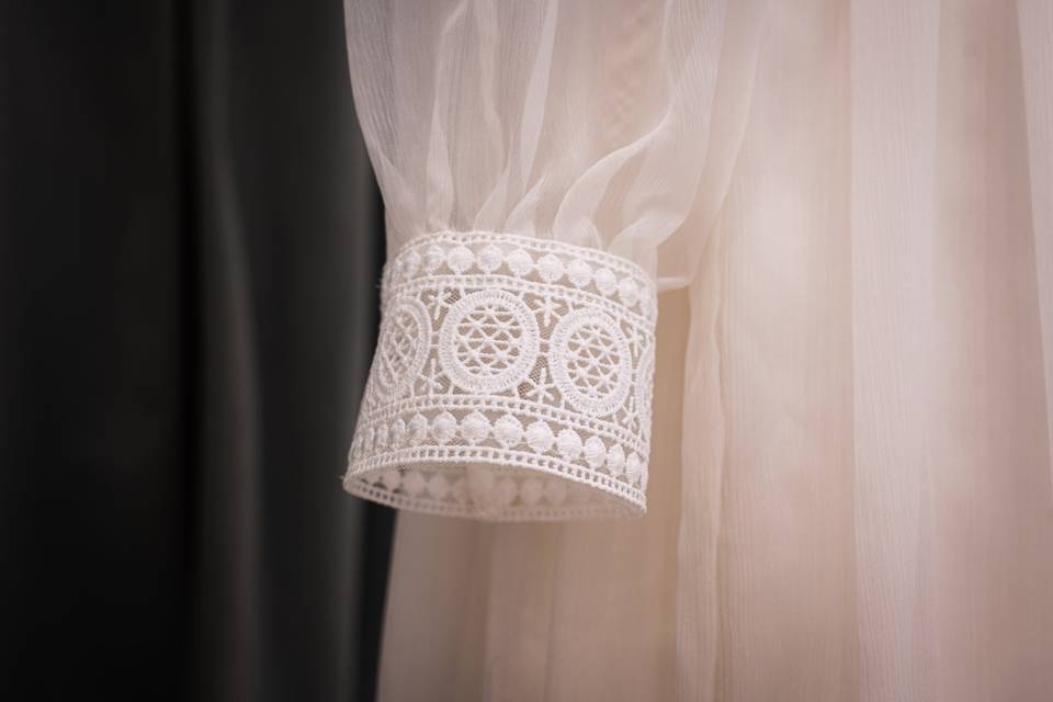 Détail poignet en dentelle