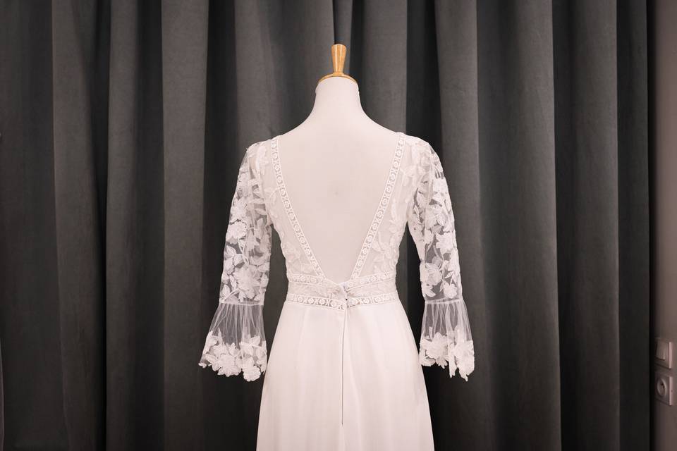 Robe manches transparentes fleurs, dos