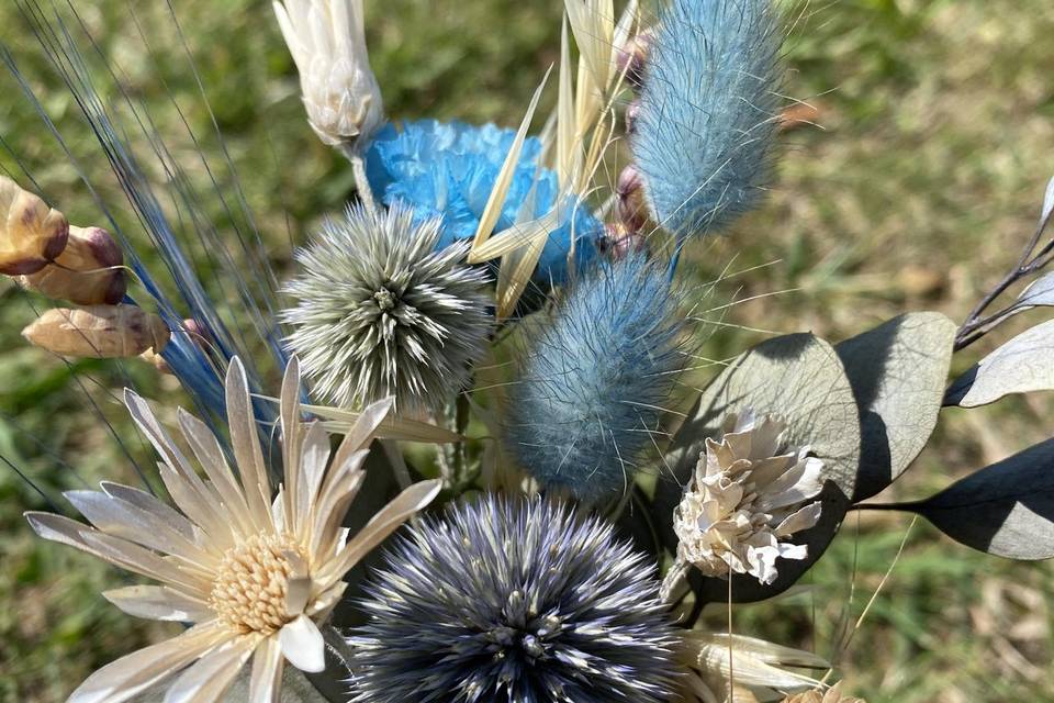 Boutonnière en fleurs séchées
