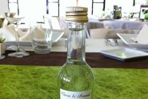 Mini bouteilles vides à remplir pour cadeau d'invité de mariage