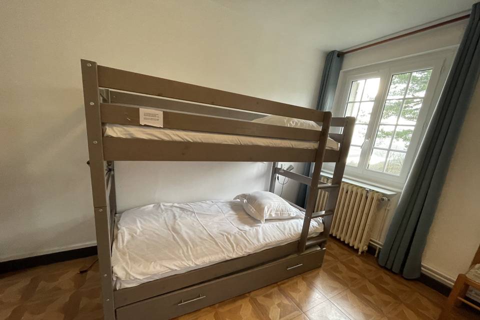 Chambre lits superposés gite