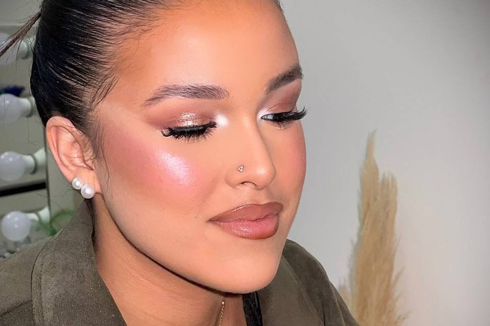 Makeup glam lumineux