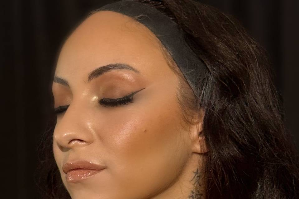 Makeup effet glow charbonneux