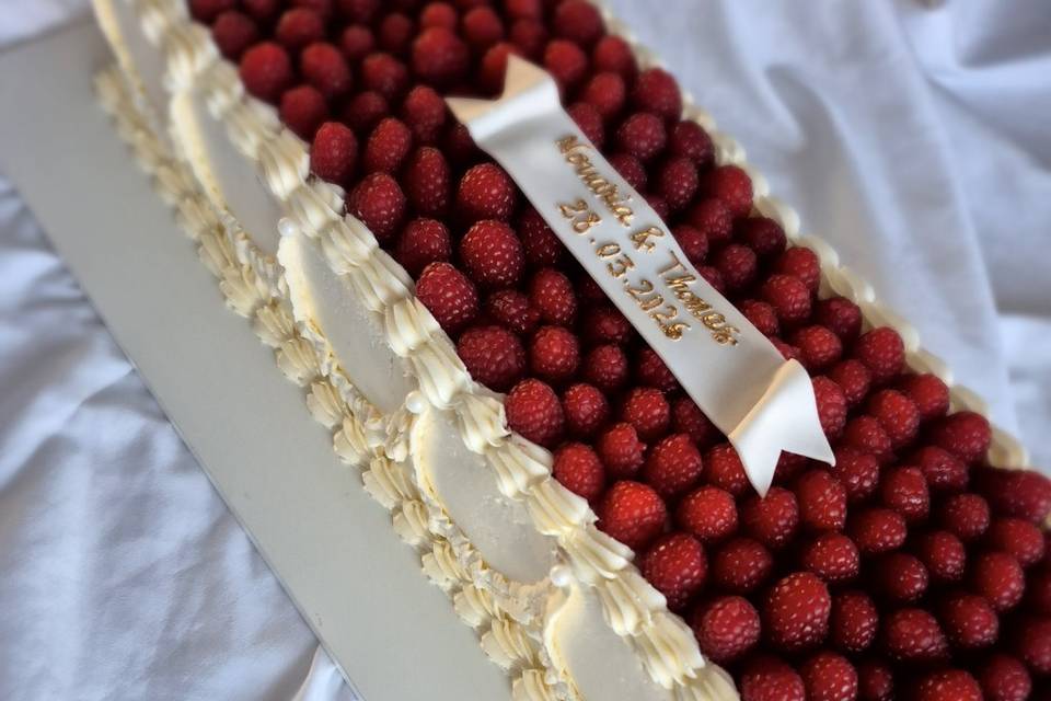 Long cake
