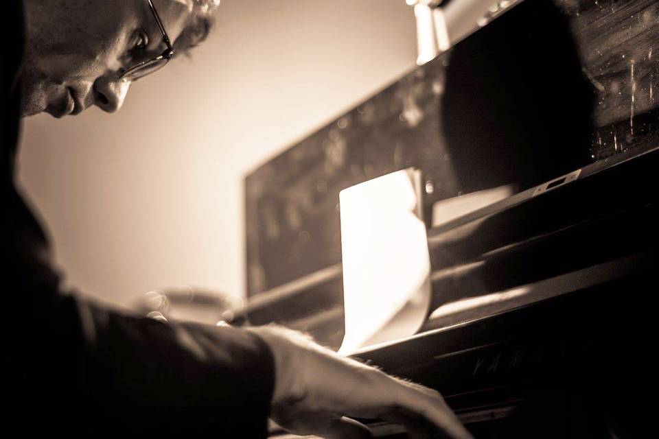 Open Piano Bar