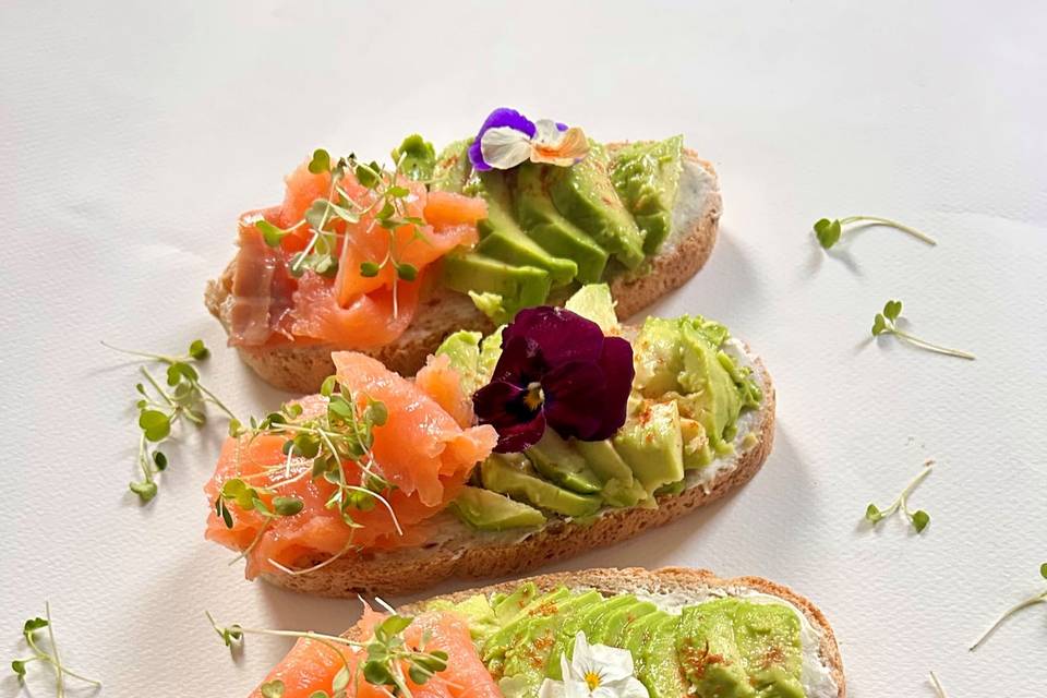 Toast saumon avocat