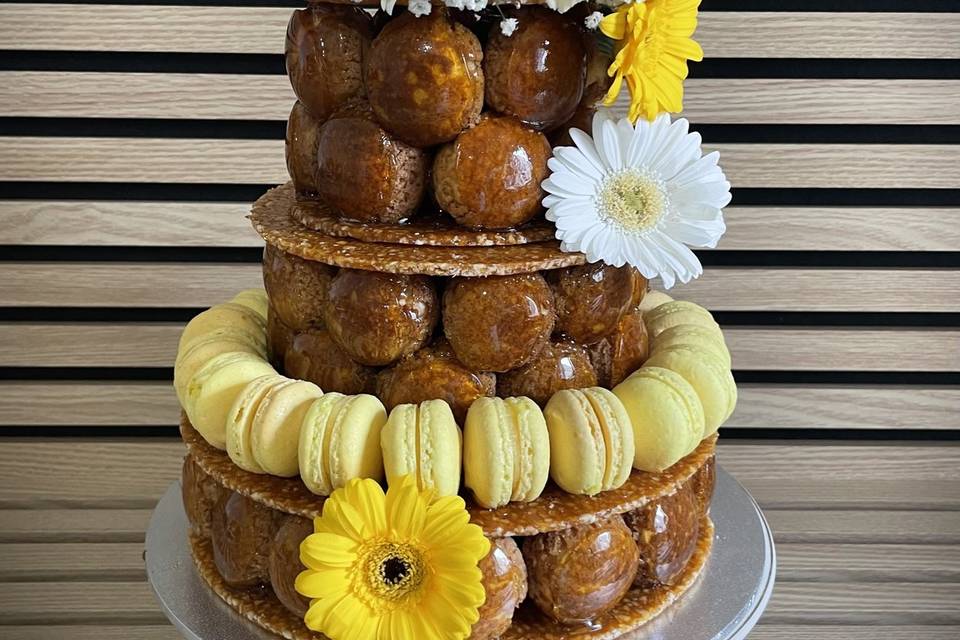 Piece montée et macarons