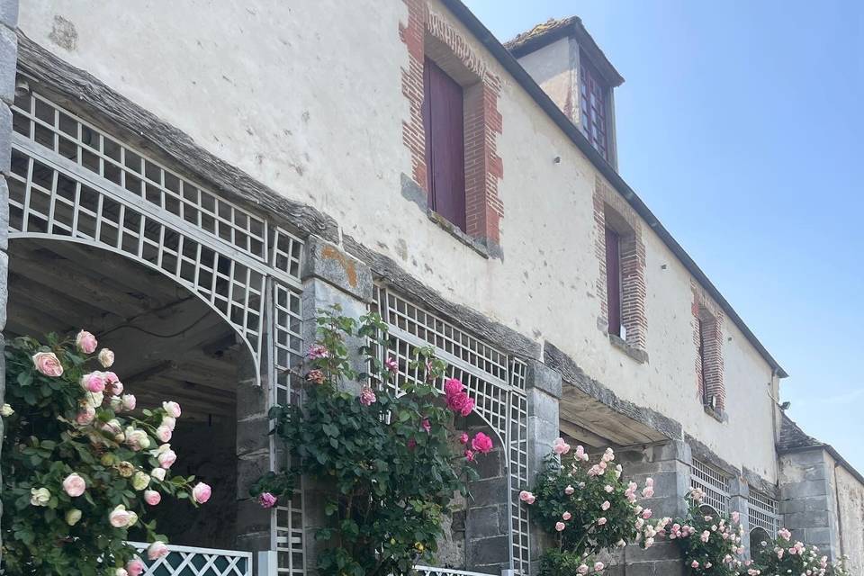 Relais: murs de rosiers