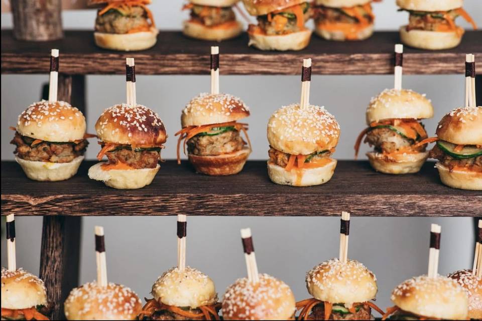 Mini burgers style bahn-mi