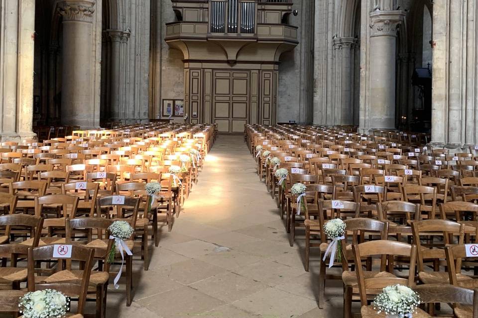 Bouts de bancs d'église