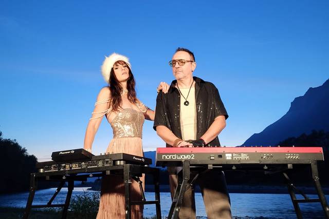 Duo hybride DJ chant et live