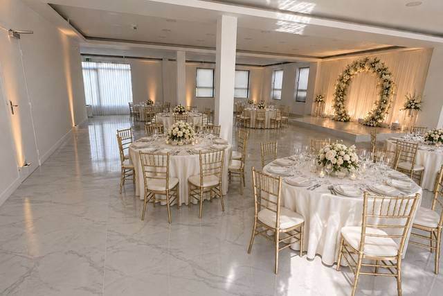 Salle de reception avec deco