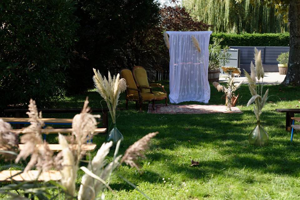 Cérémonie dans le jardin