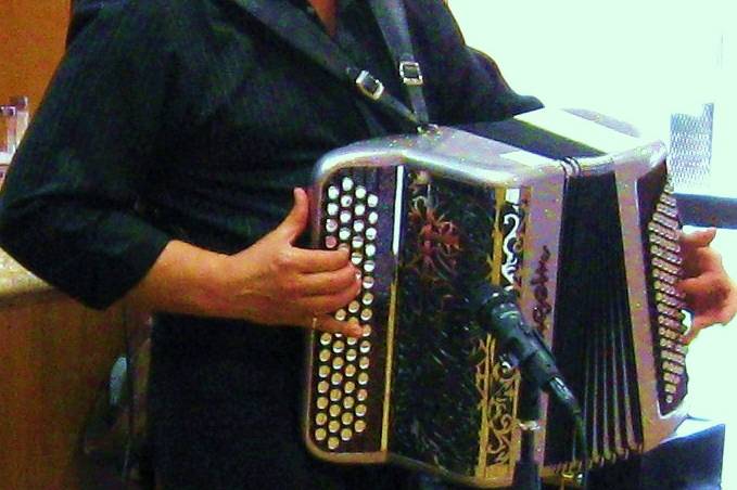 Gilles à l'accordéon