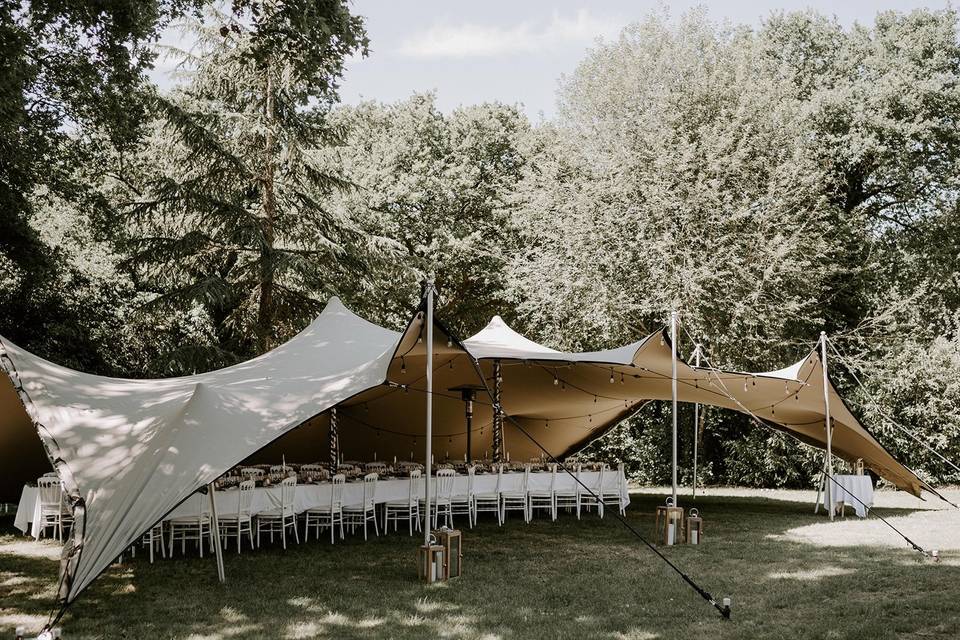 Dîner du mariage au jardin