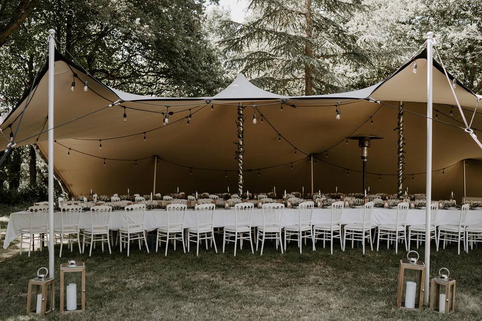 Dîner du mariage au jardin