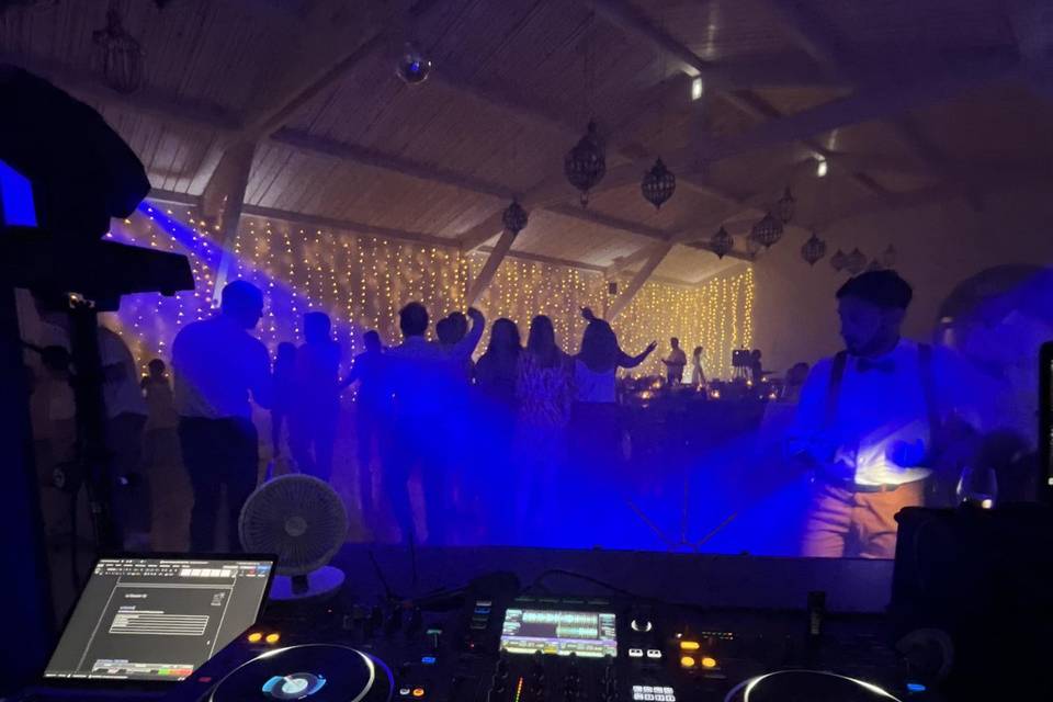 Dj