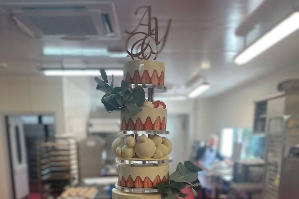 51 Nude Cake