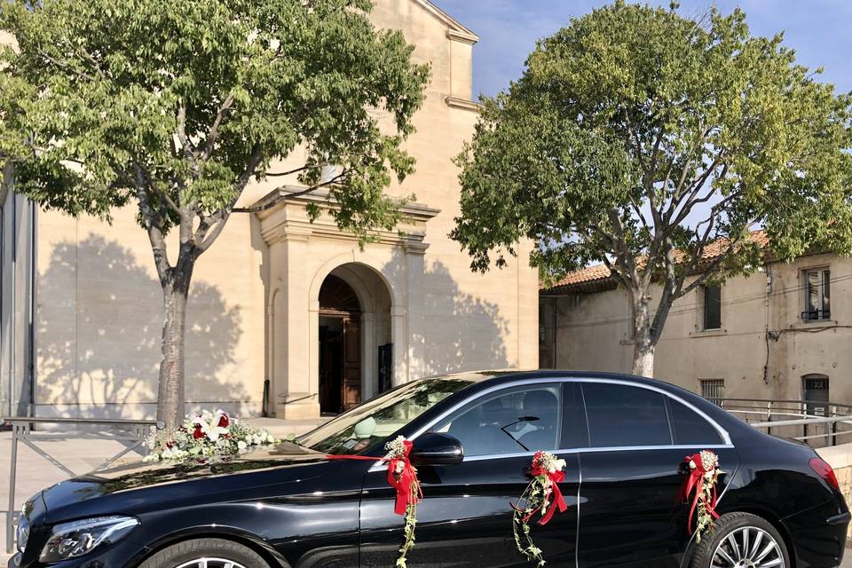 Devant l’église