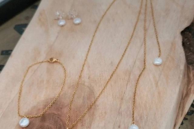 Parure perles plates
