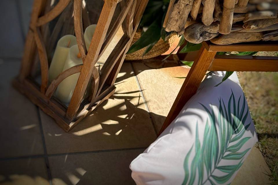 Coussins et lanterne