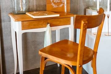 Table livre d'or et urne