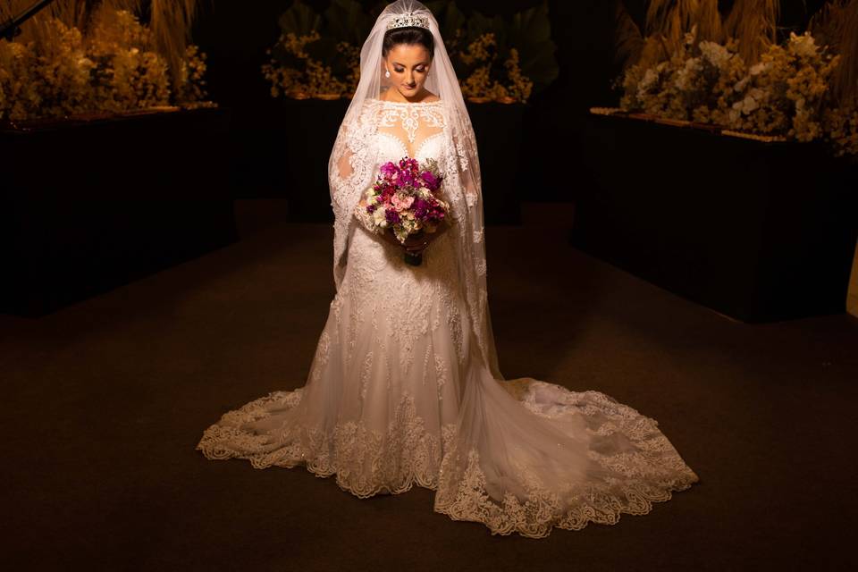 Mariée avec son bouquet