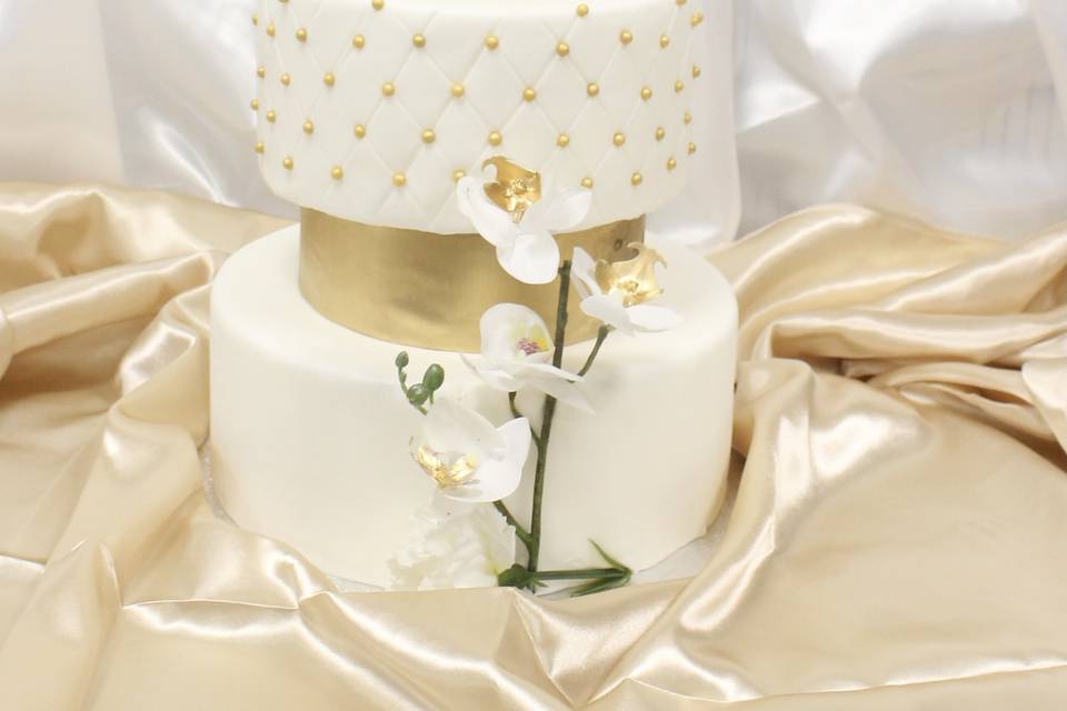 Royalty wedding cake