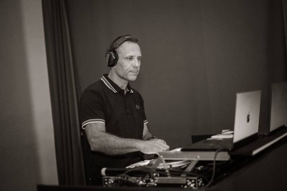DJ Xavier