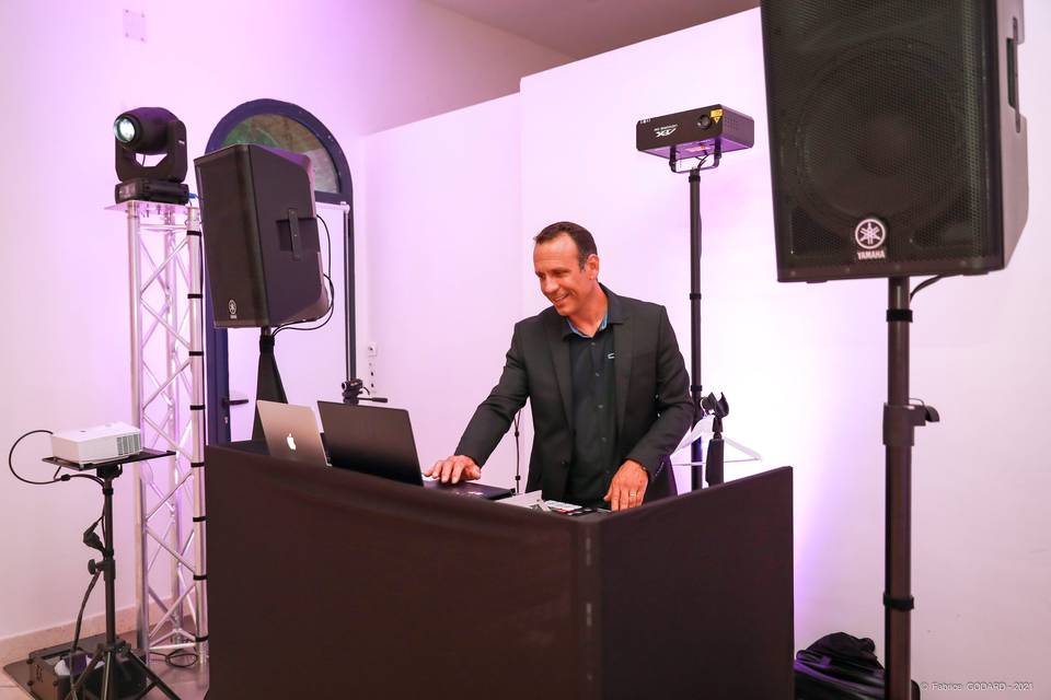 DJ Xavier