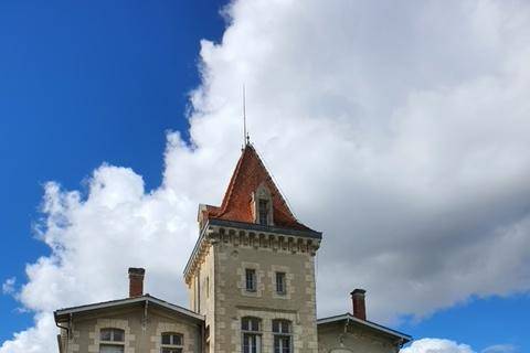 Façade château