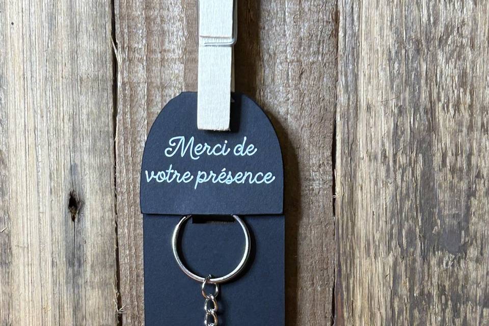 Porte clé en bois wedding