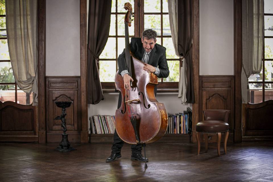 Nicolas Oustiakine, contrebass