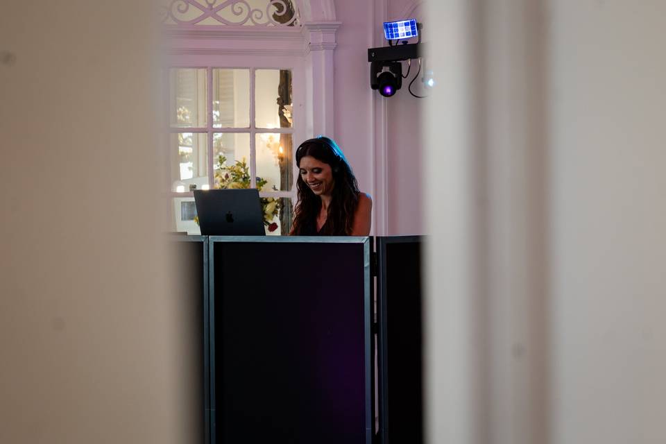 Focus_ dj feminine