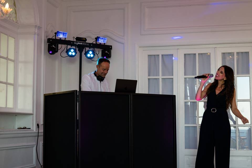 Photo générale_ chanteur et dj