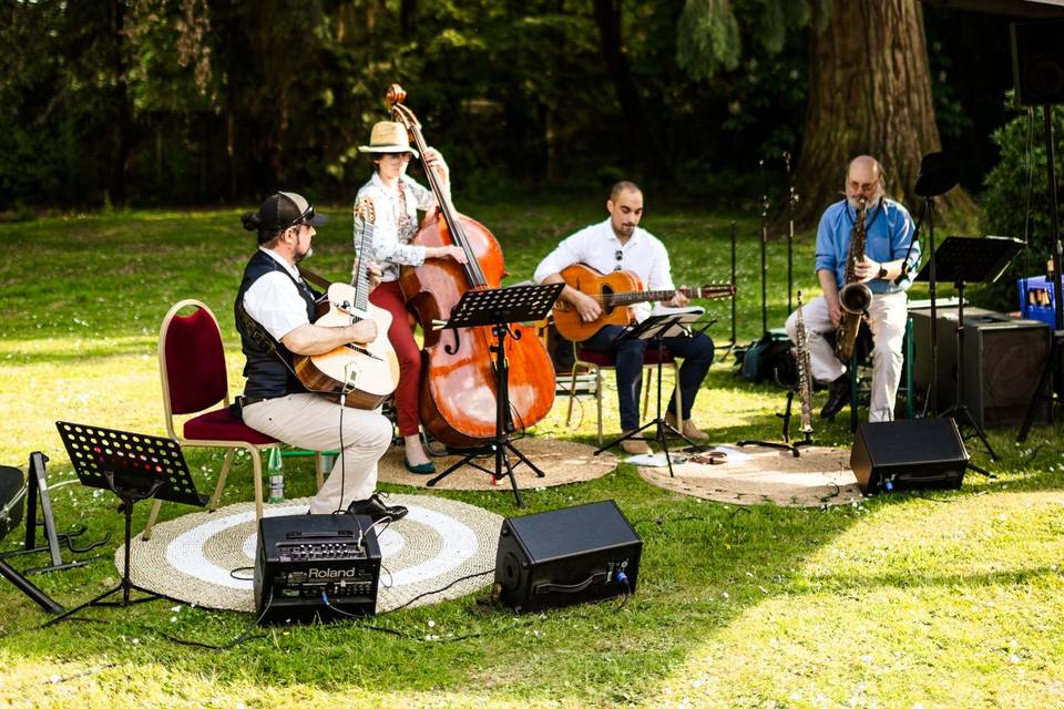 Groupe dans le parc