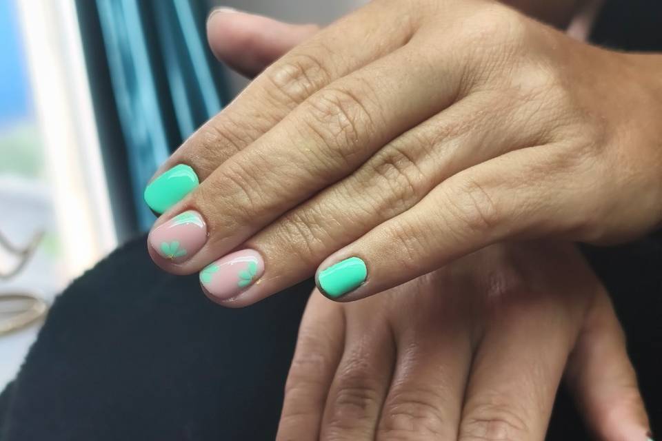 Vernis semi-permanent