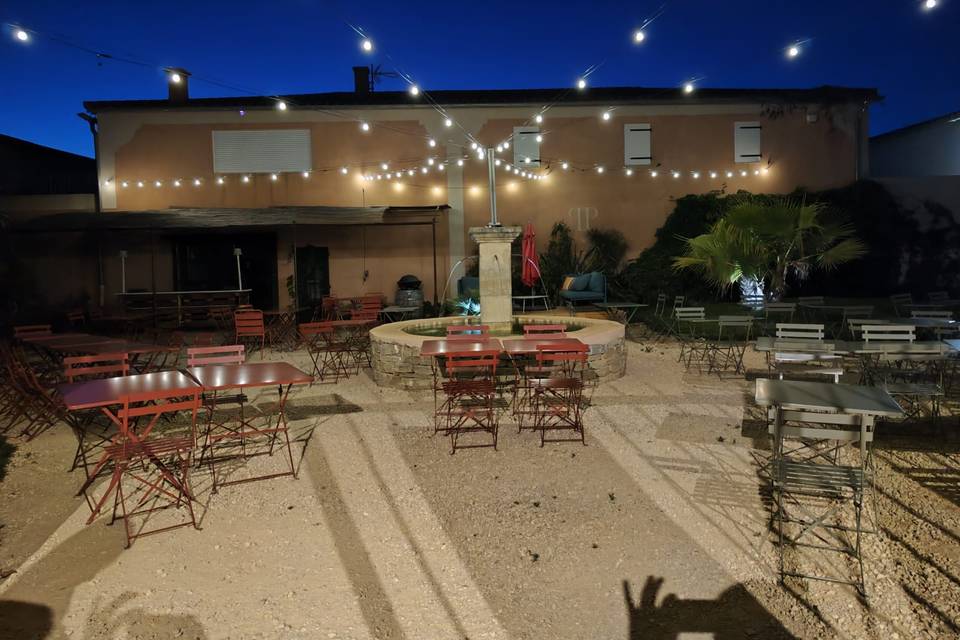 Le patio de nuit